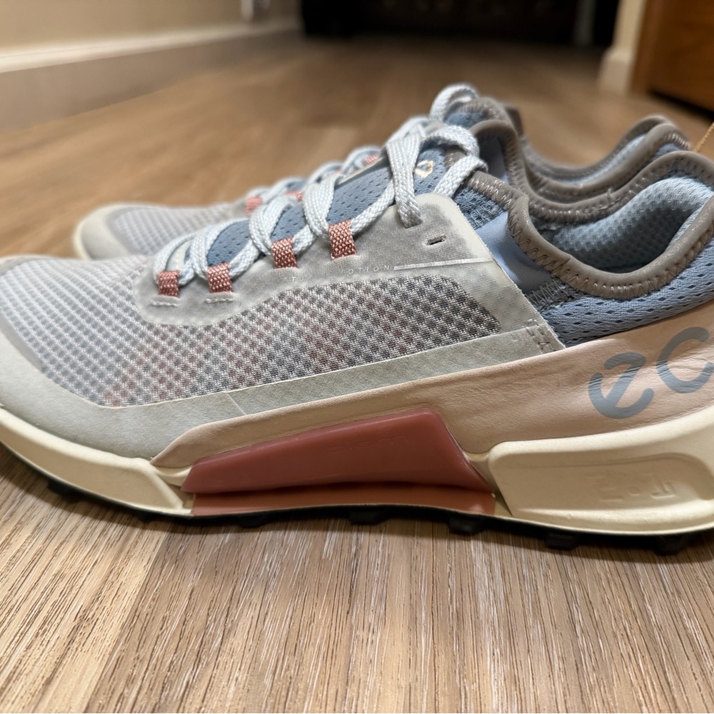 ECCO Biom 2.1 X Country Hiking Shoes Women’s 8–8.5 (EU 39)